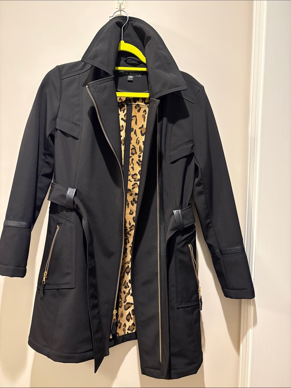 Via Spiga Black Trench Coat with Leopard-Print Lining